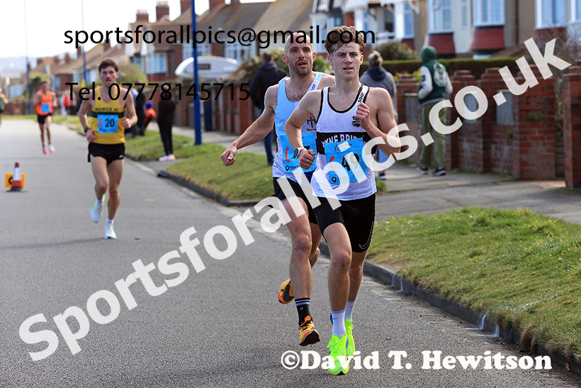 Senior mens Northern 12 Stage Road Relay, 2025 Northern 12 and 6 Stage Road Relays and Junior 5k, Redcar. Photo: David T. Hewitson/Sports for All Pics